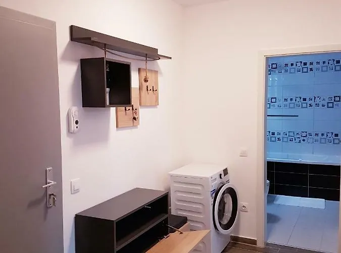 Apartment Dream - West *