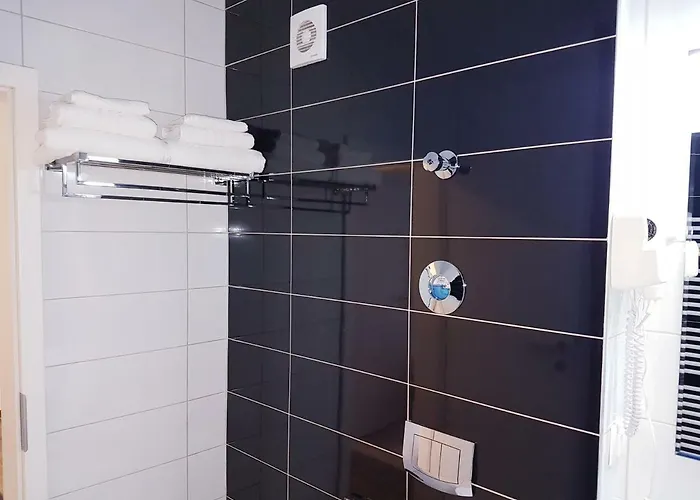 Dream - West Apartment *