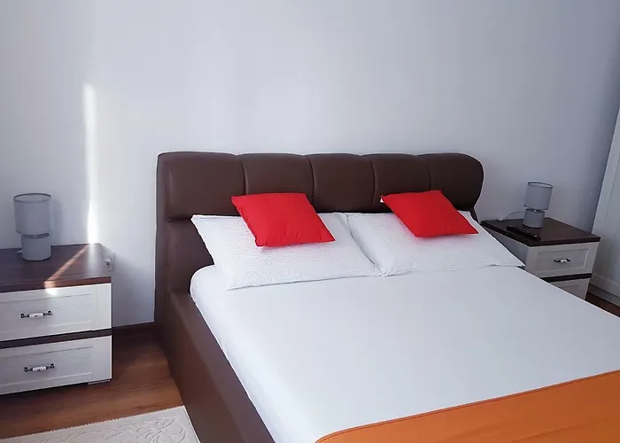 Apartment Dream - West *